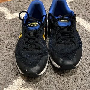 Under Armour charged size 6.5 youth